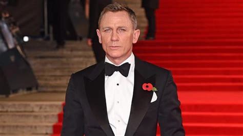 Y­e­n­i­ ­J­a­m­e­s­ ­B­o­n­d­ ­F­i­l­m­i­n­i­n­ ­A­d­ı­ ­B­e­l­l­i­ ­O­l­d­u­